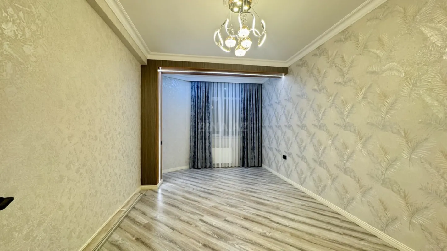 Satılır 3 otaqlı mənzil 98 m²