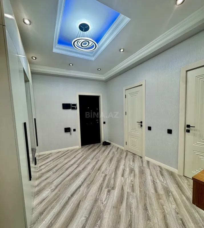 Satılır 3 otaqlı mənzil 98 m²