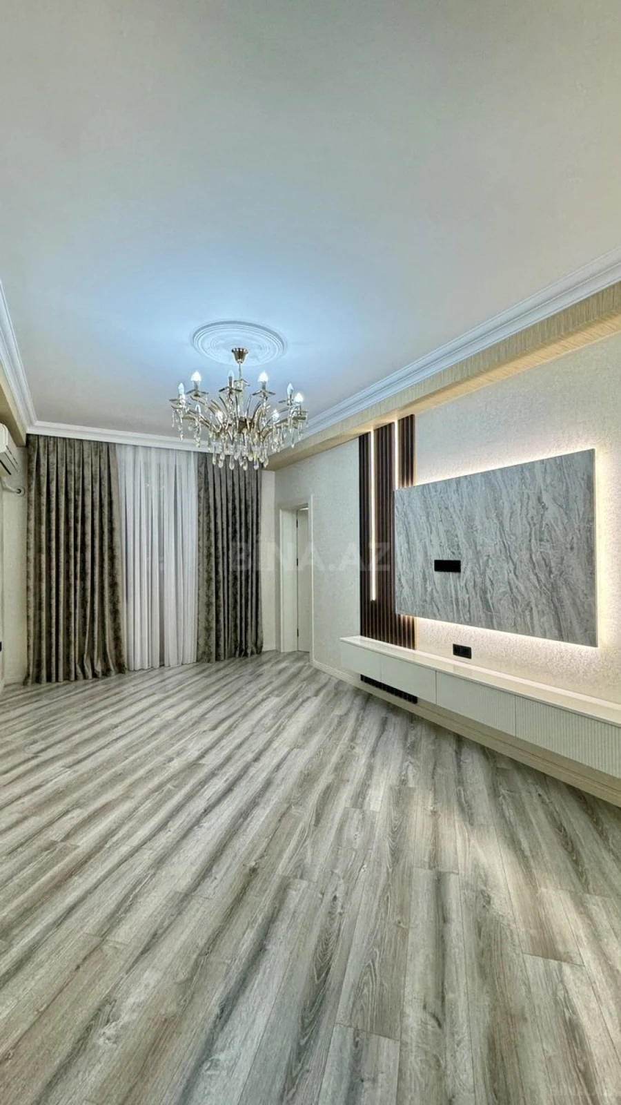 Satılır 3 otaqlı mənzil 98 m²