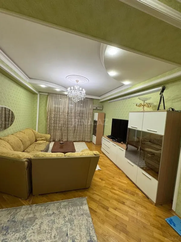 Kirayə verilir 3 otaqlı mənzil 140 m²