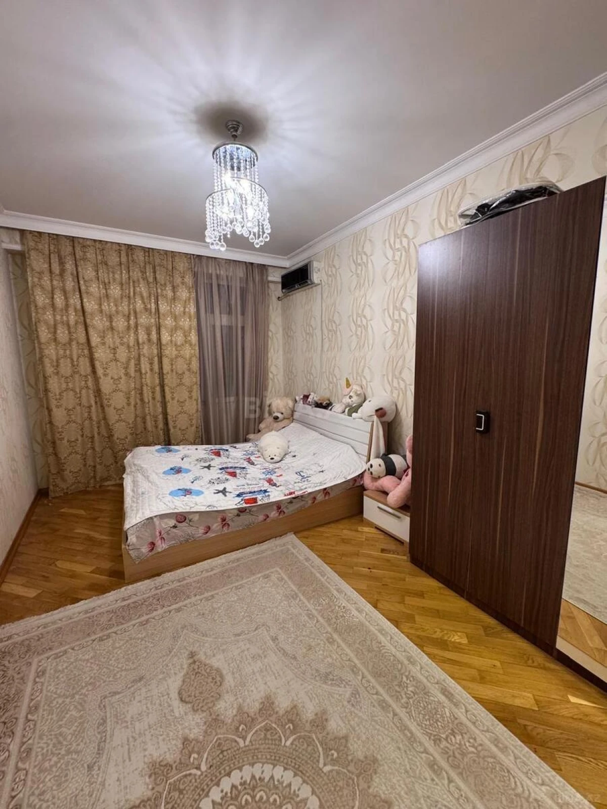 Kirayə verilir 3 otaqlı mənzil 140 m²