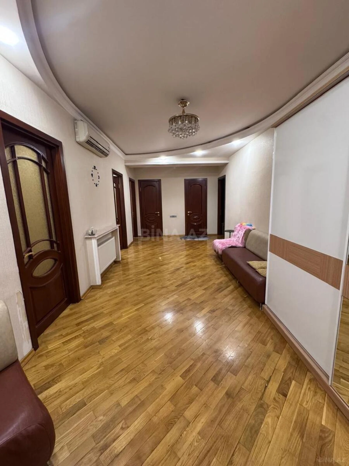 Kirayə verilir 3 otaqlı mənzil 140 m²