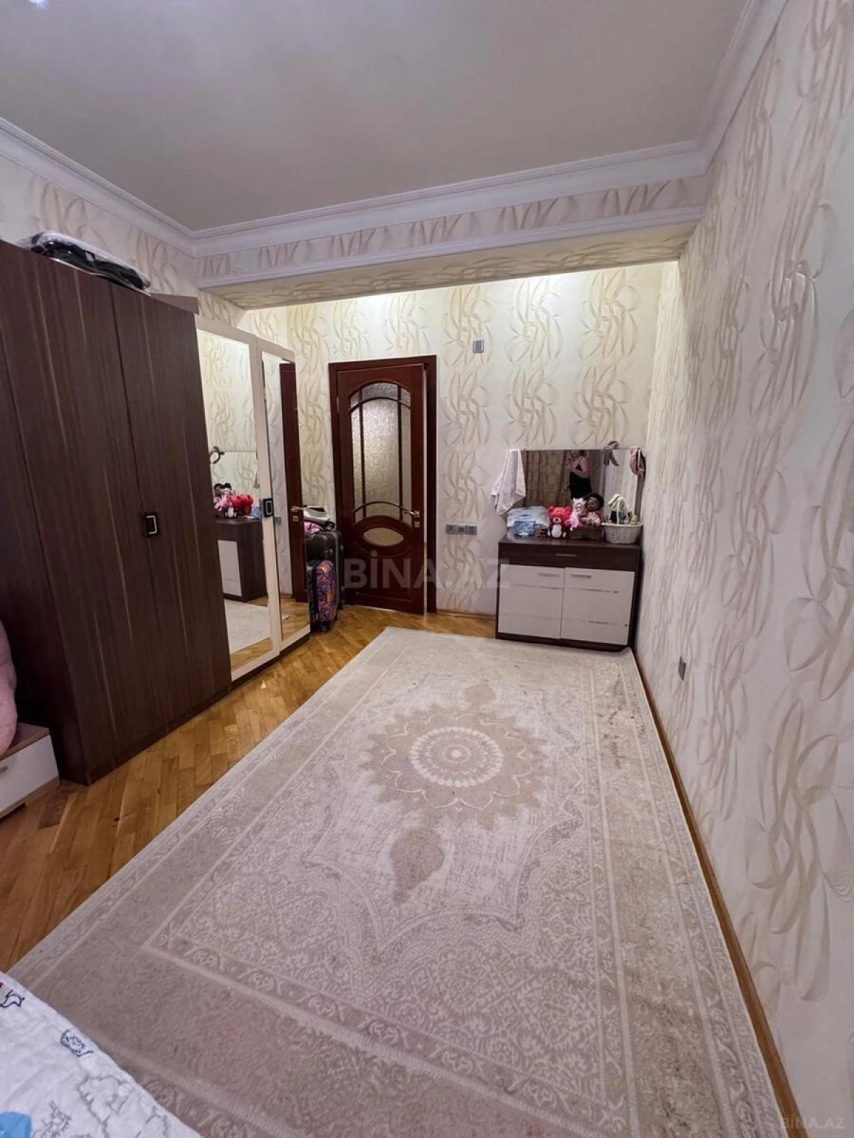 Kirayə verilir 3 otaqlı mənzil 140 m²