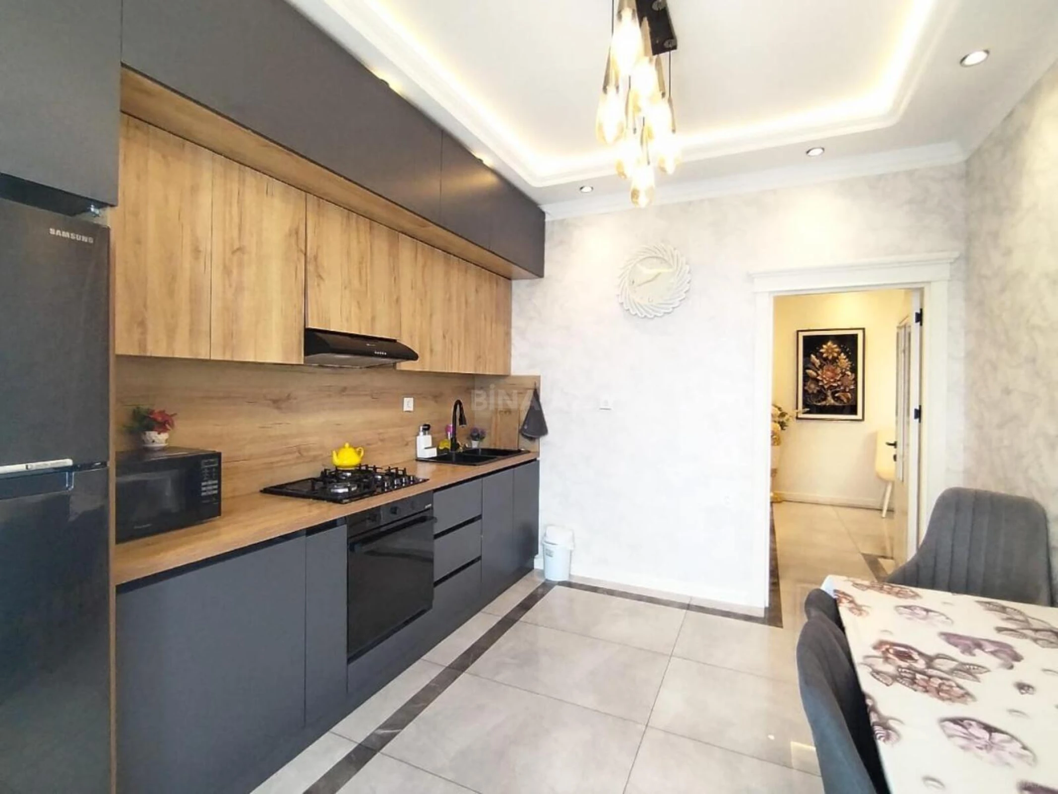 Satılır 3 otaqlı mənzil 148 m²