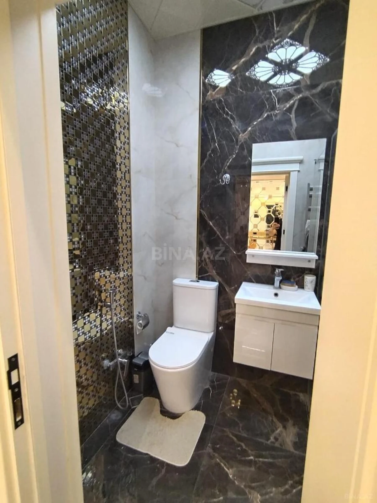 Satılır 3 otaqlı mənzil 148 m²