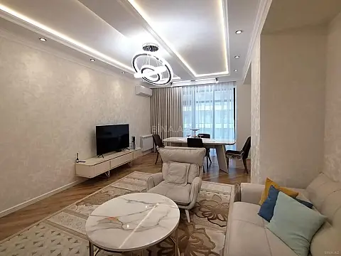 Satılır 3 otaqlı mənzil 148 m²