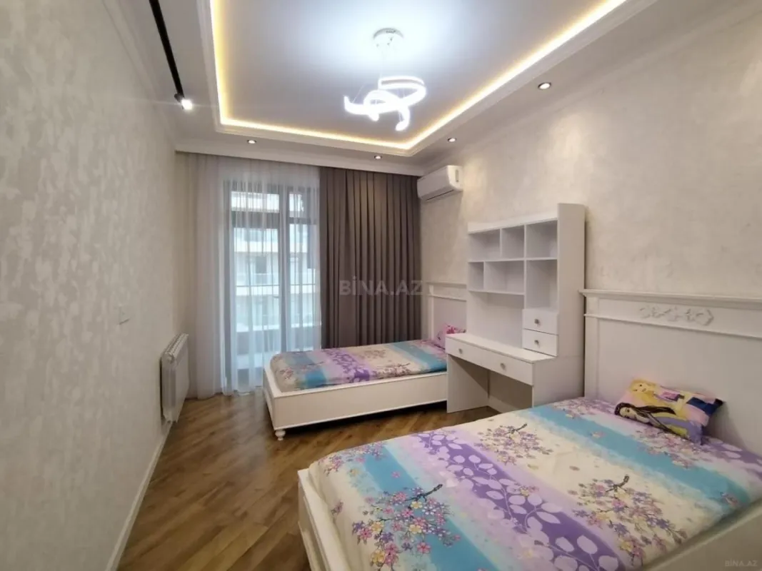 Satılır 3 otaqlı mənzil 148 m²