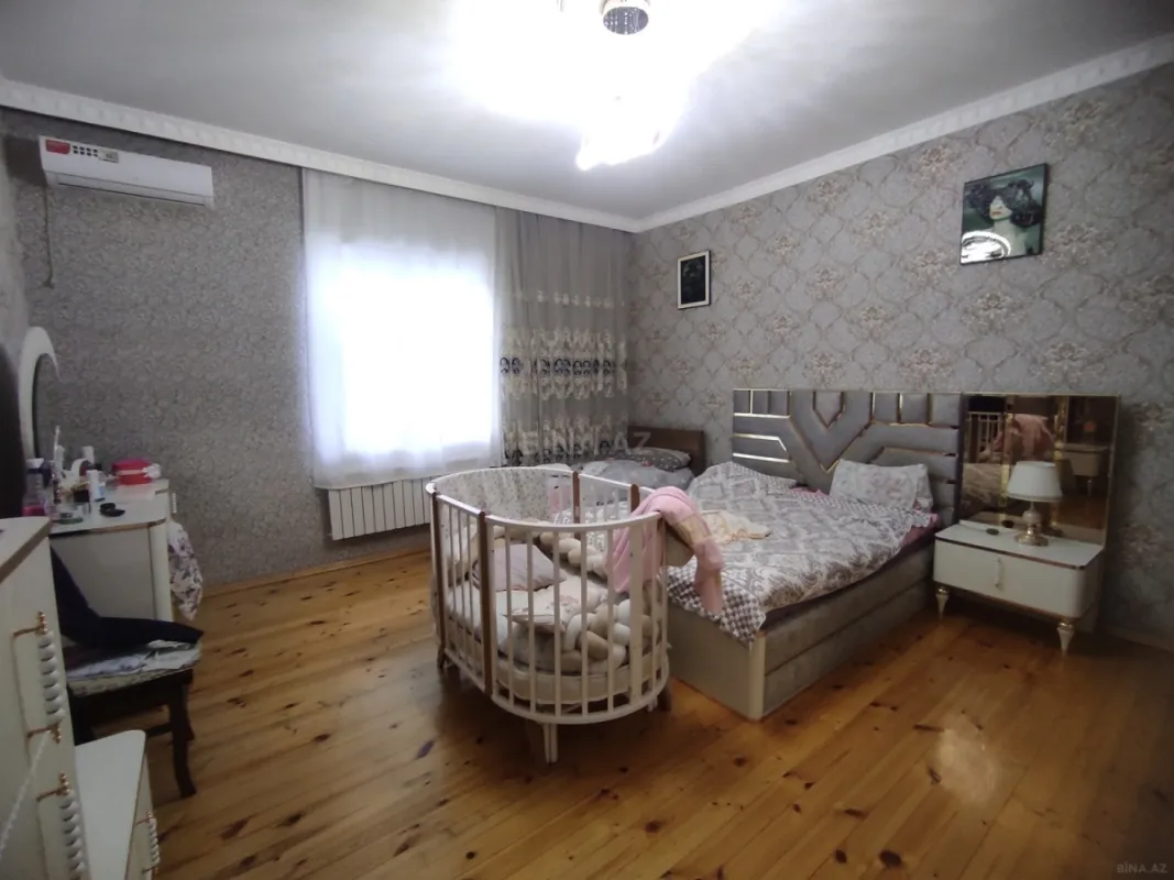 Satılır 5 otaqlı həyət evi 220 m²