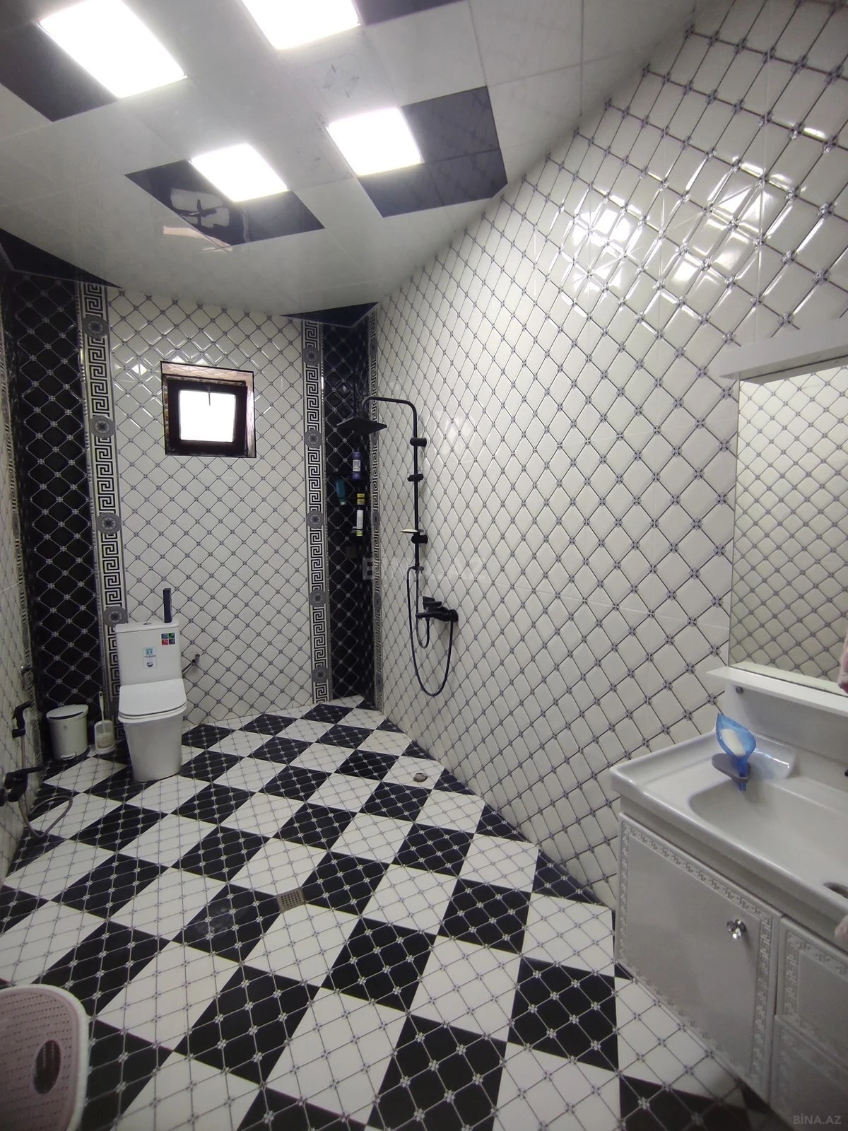 Satılır 5 otaqlı həyət evi 220 m²