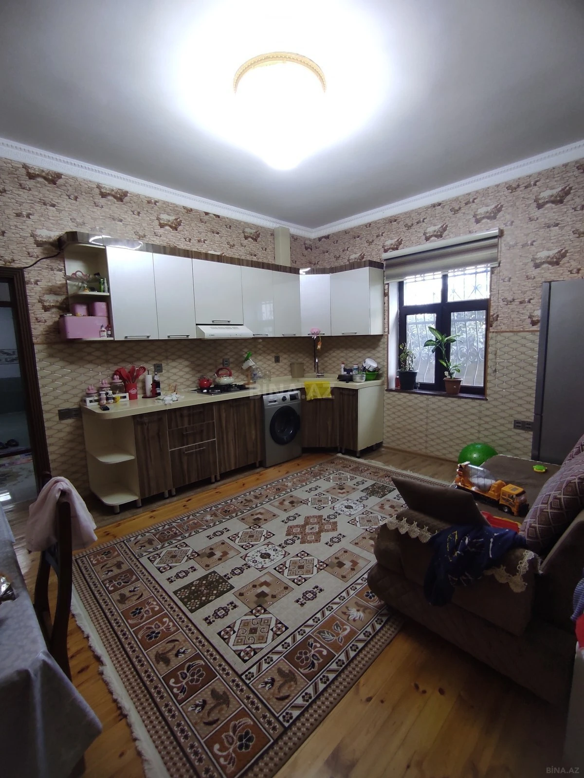 Satılır 5 otaqlı həyət evi 220 m²