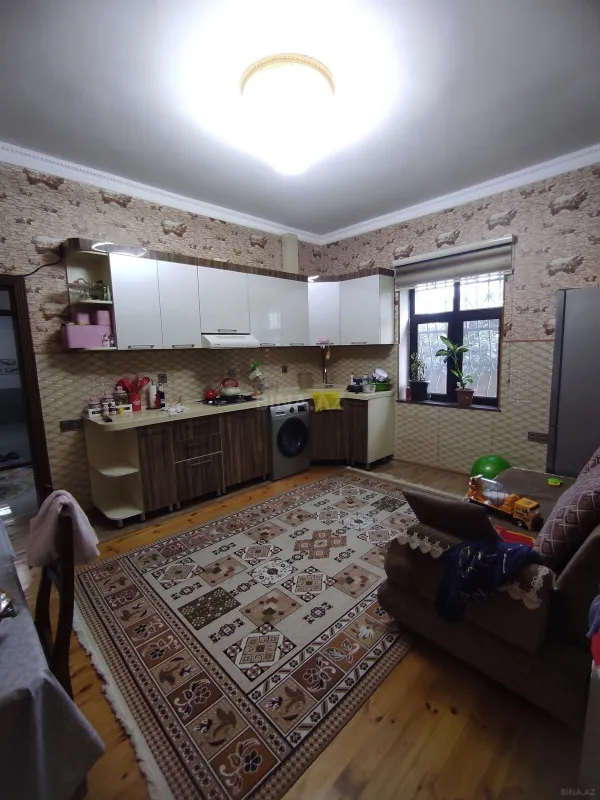 Satılır 5 otaqlı həyət evi 220 m²