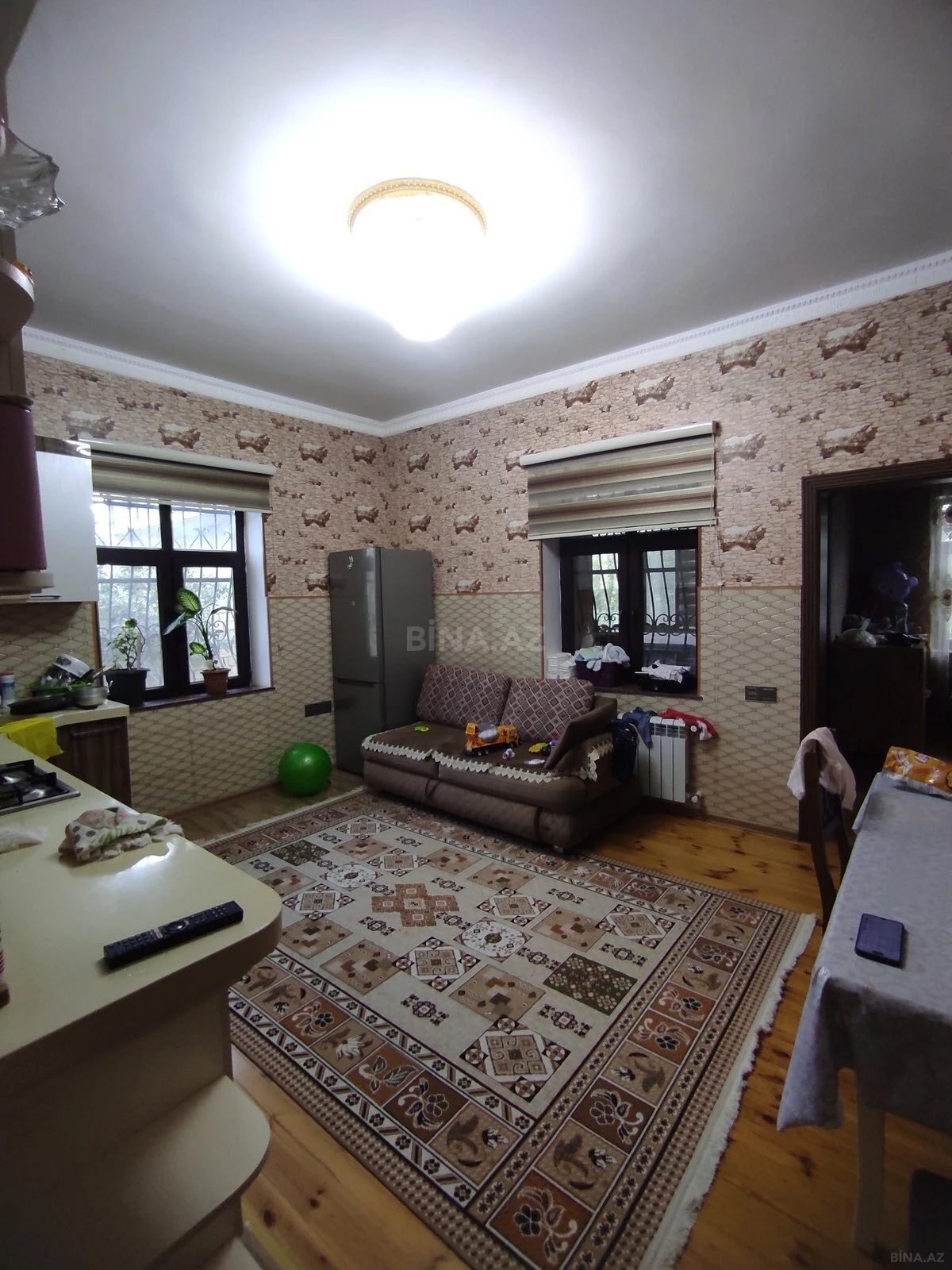 Satılır 5 otaqlı həyət evi 220 m²