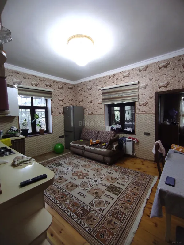 Satılır 5 otaqlı həyət evi 220 m²
