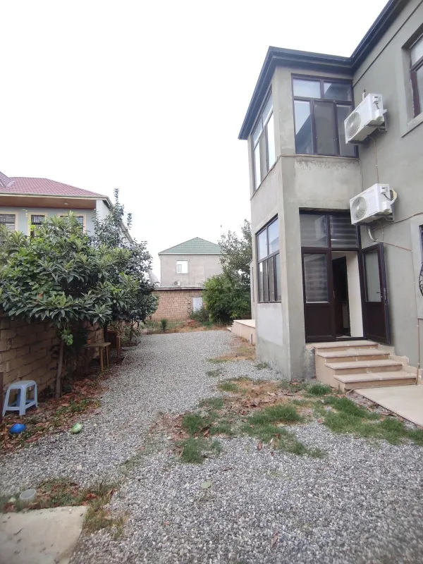 Satılır 5 otaqlı həyət evi 220 m²