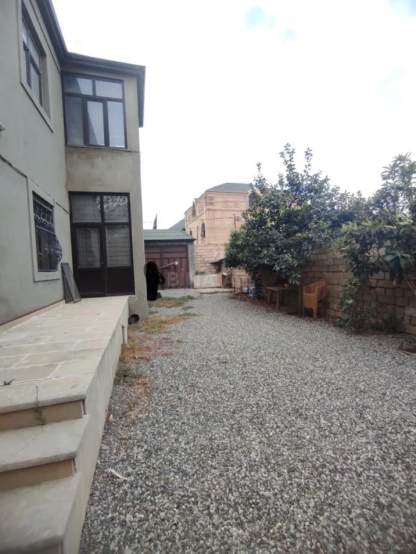 Satılır 5 otaqlı həyət evi 220 m²