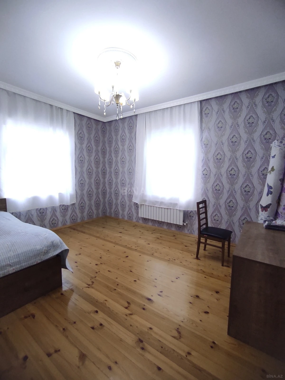 Satılır 5 otaqlı həyət evi 220 m²