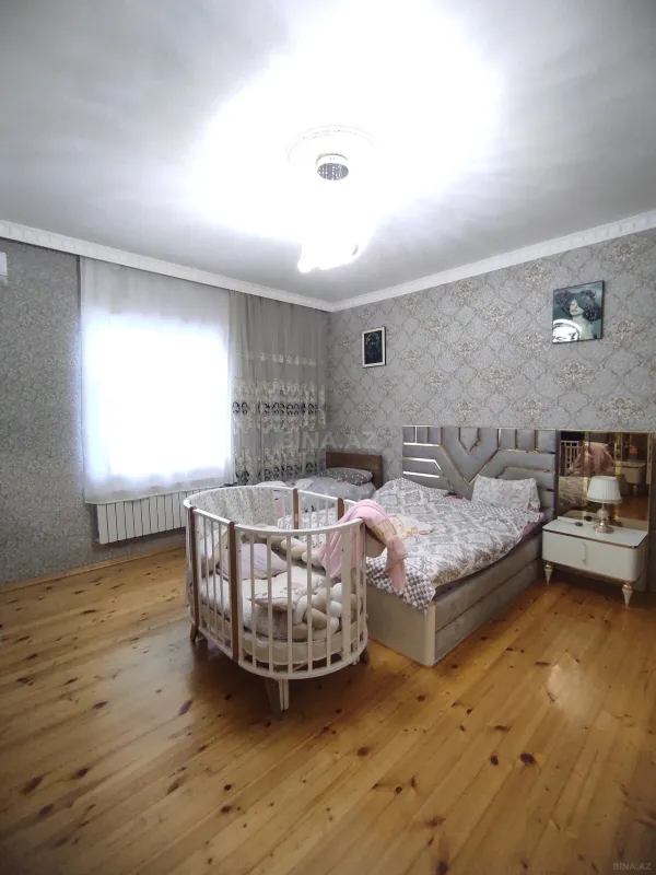 Satılır 5 otaqlı həyət evi 220 m²