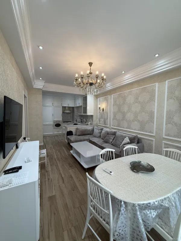 Kirayə verilir 2 otaqlı mənzil 60 m²