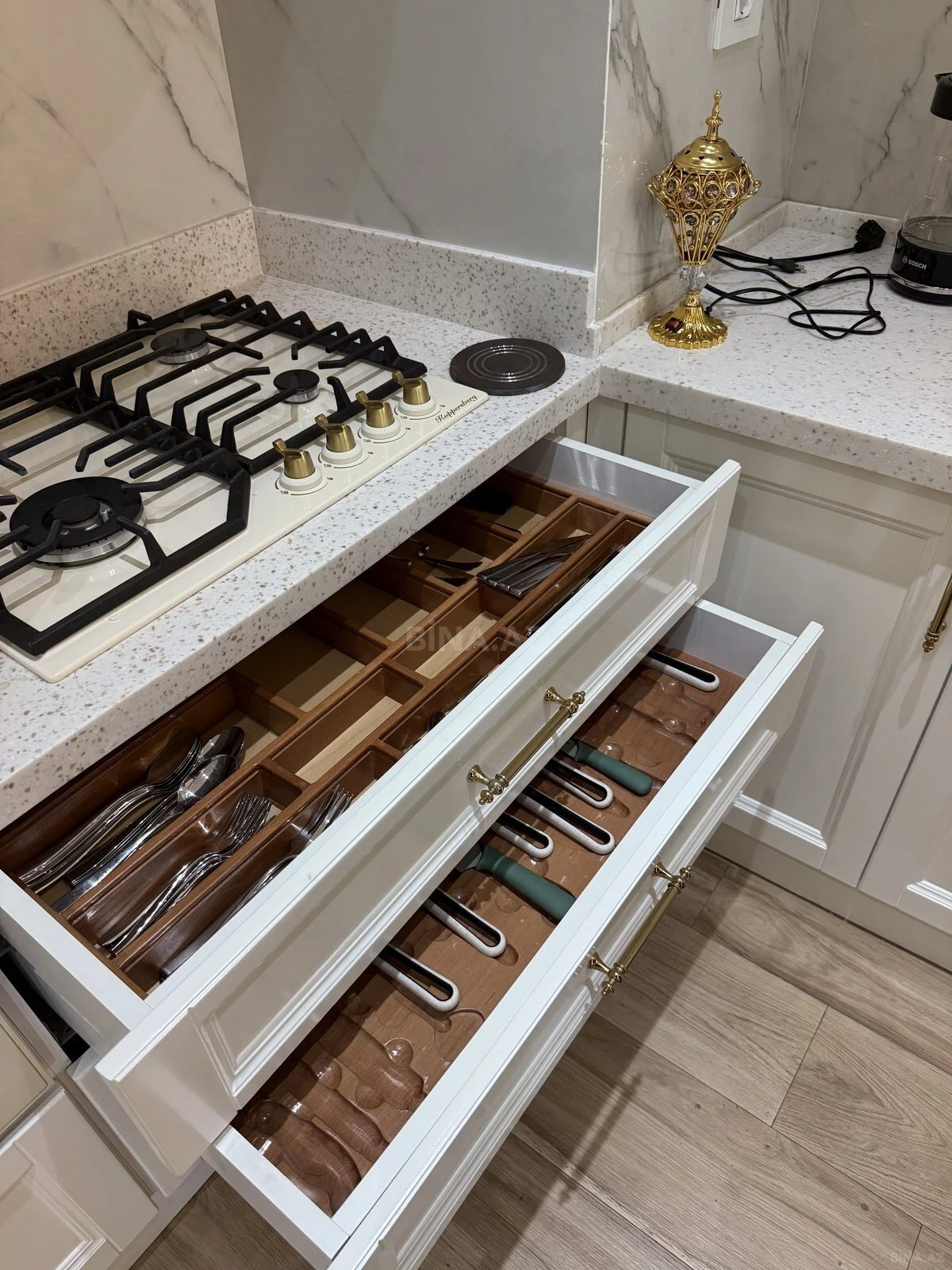 Kirayə verilir 2 otaqlı mənzil 60 m²