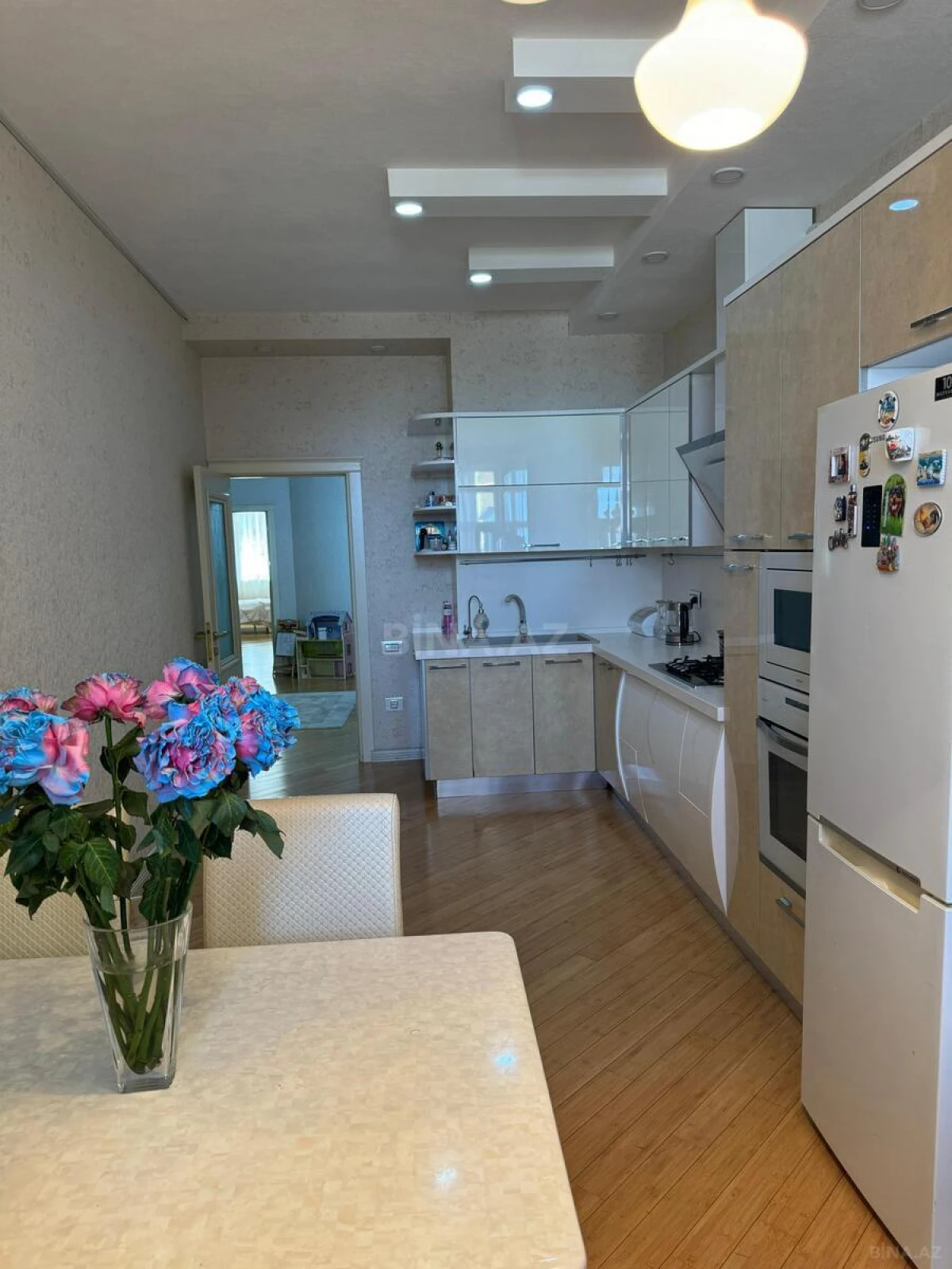 Satılır 2 otaqlı mənzil 112 m²