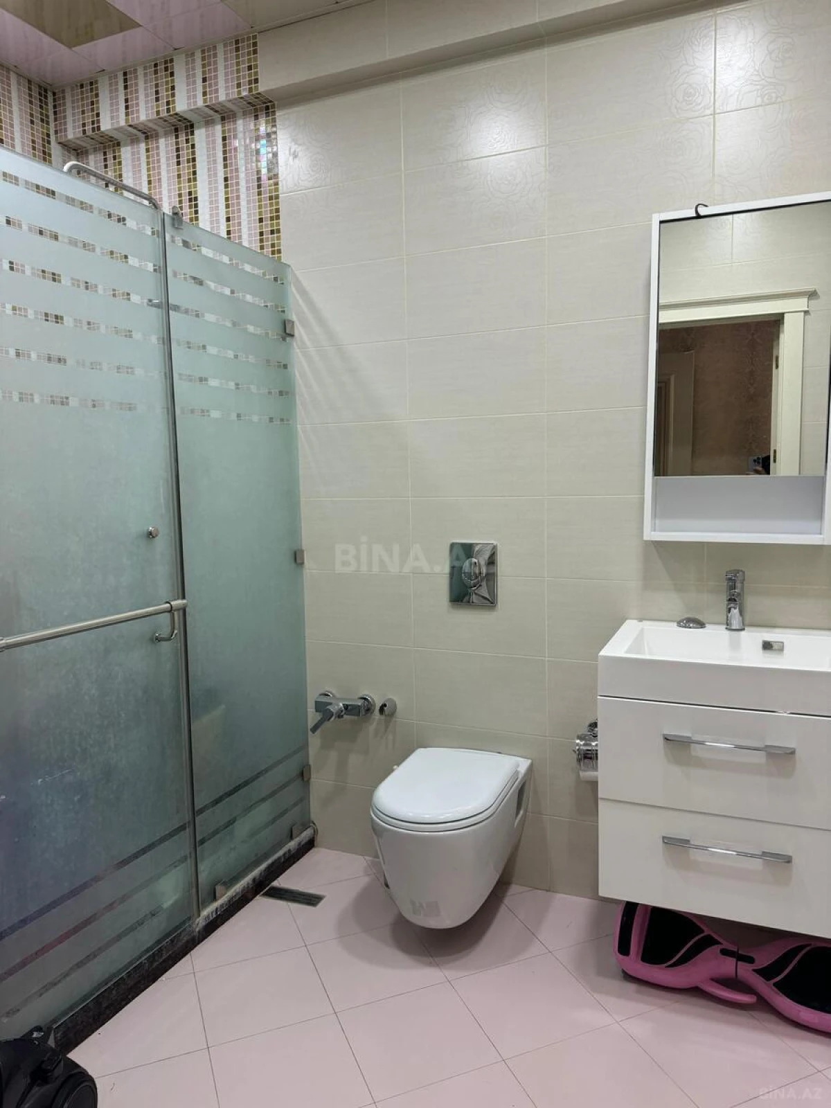 Satılır 2 otaqlı mənzil 112 m²