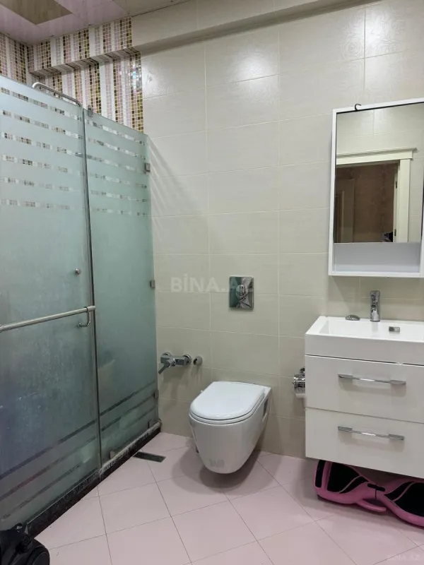 Satılır 2 otaqlı mənzil 112 m²