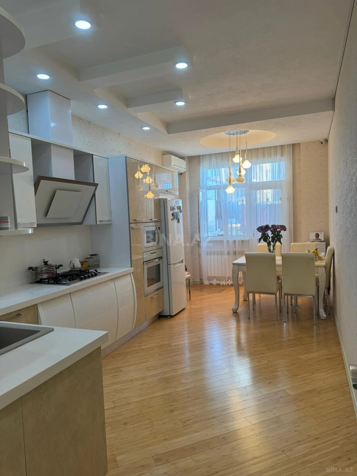 Satılır 2 otaqlı mənzil 112 m²