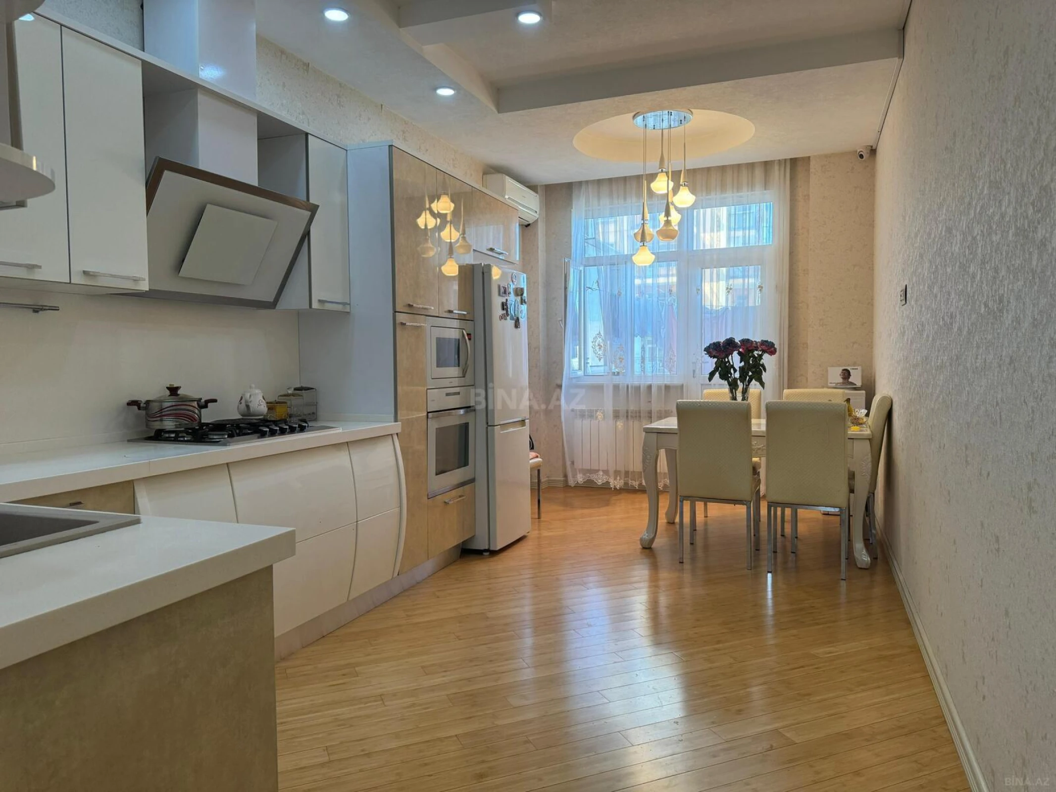 Satılır 2 otaqlı mənzil 112 m²