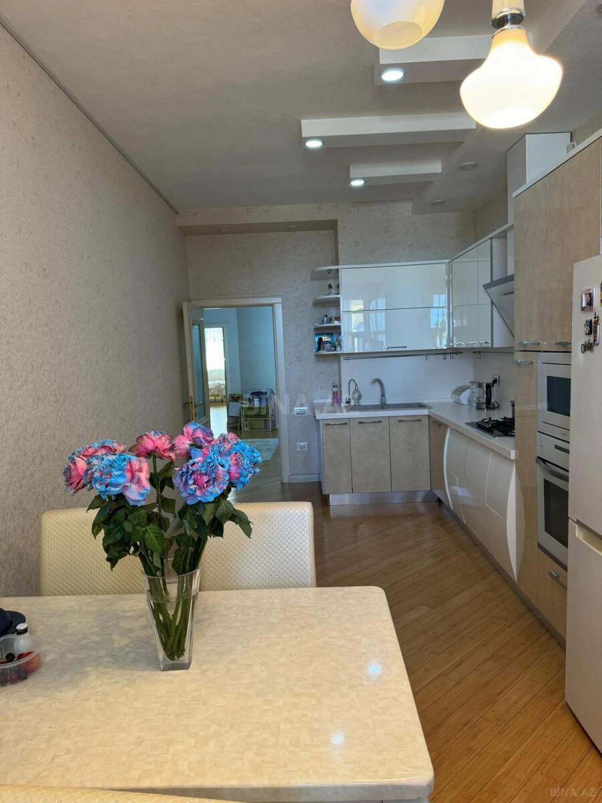 Satılır 2 otaqlı mənzil 112 m²