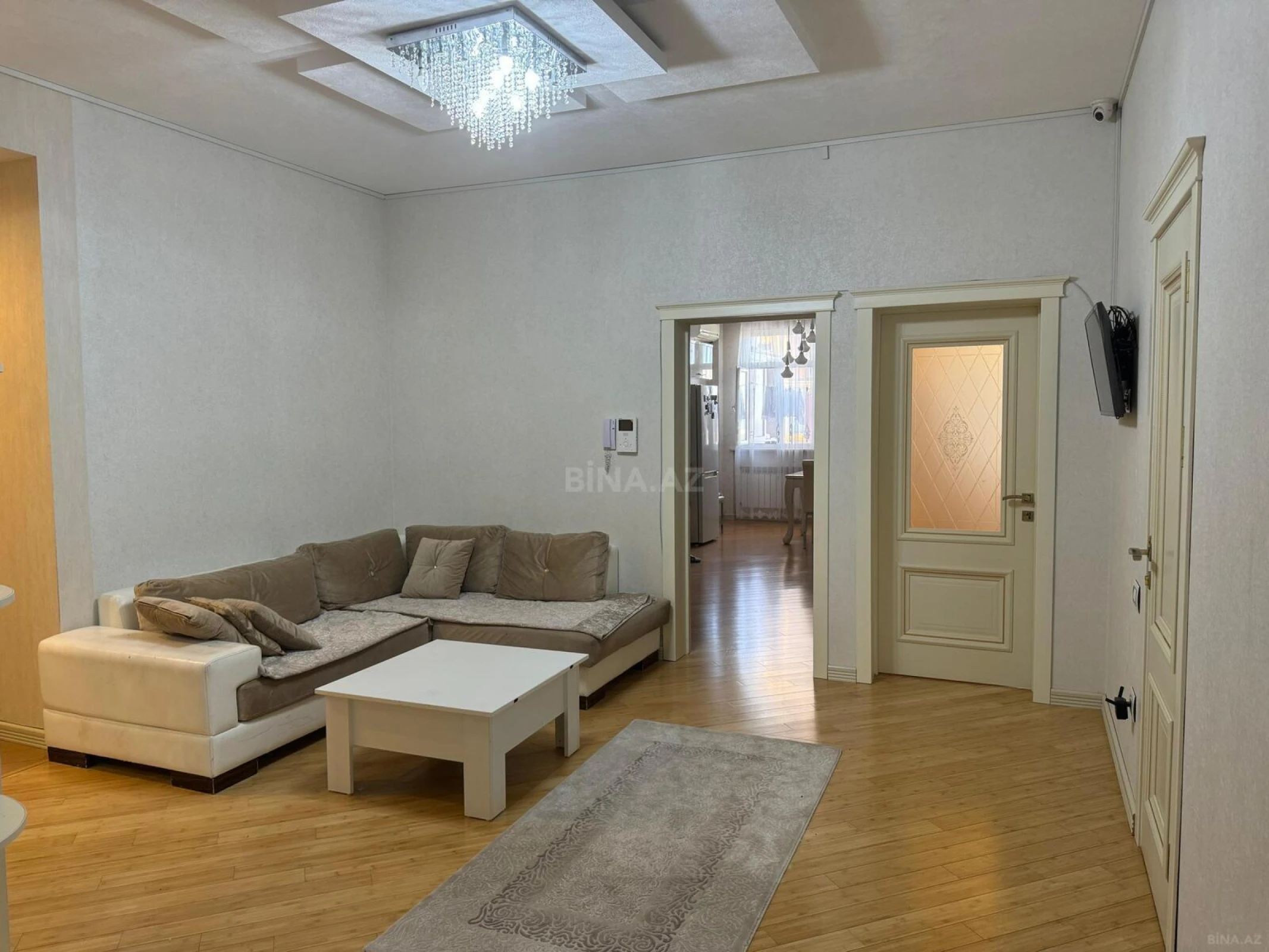Satılır 2 otaqlı mənzil 112 m²