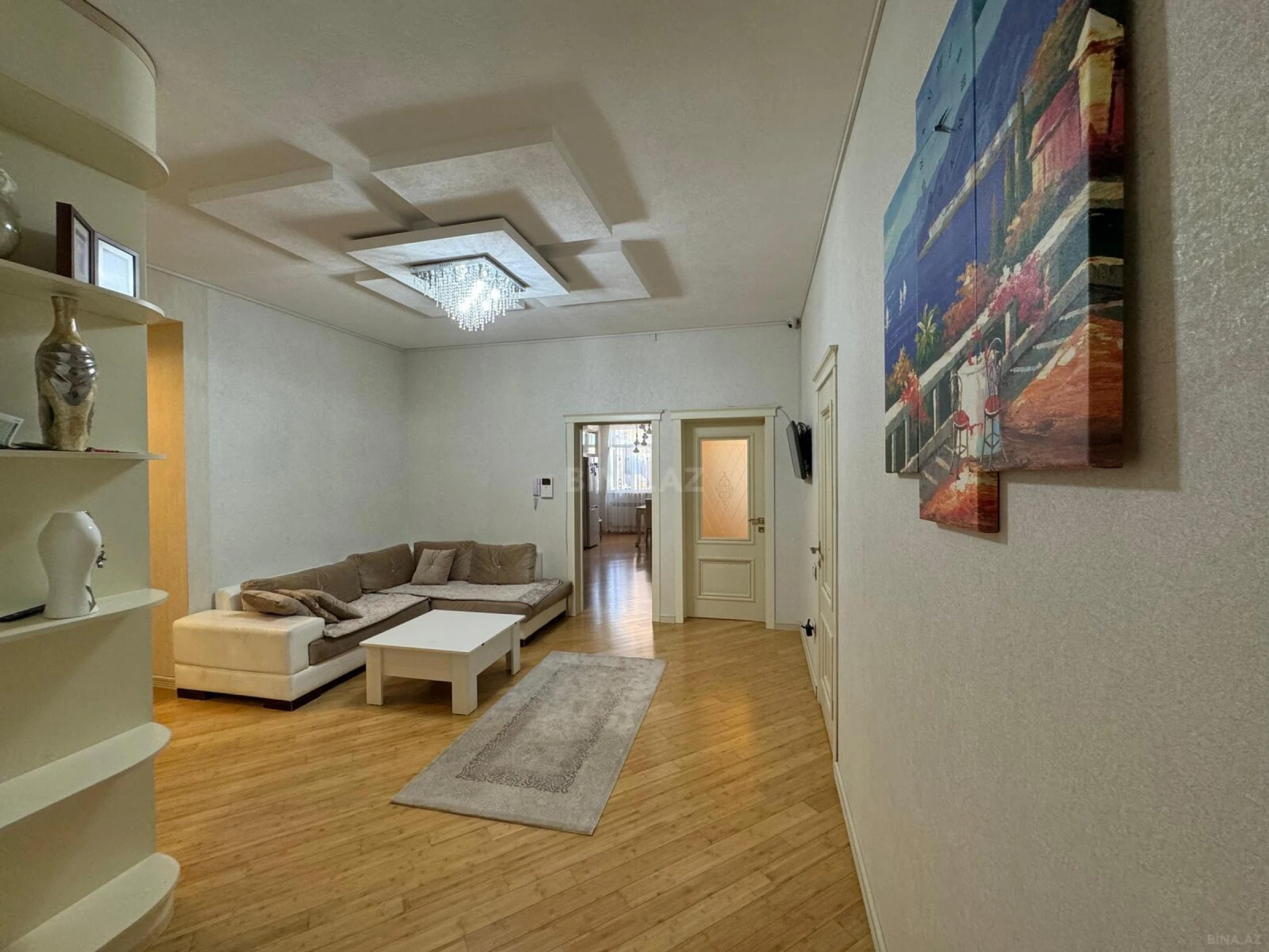 Satılır 2 otaqlı mənzil 112 m²