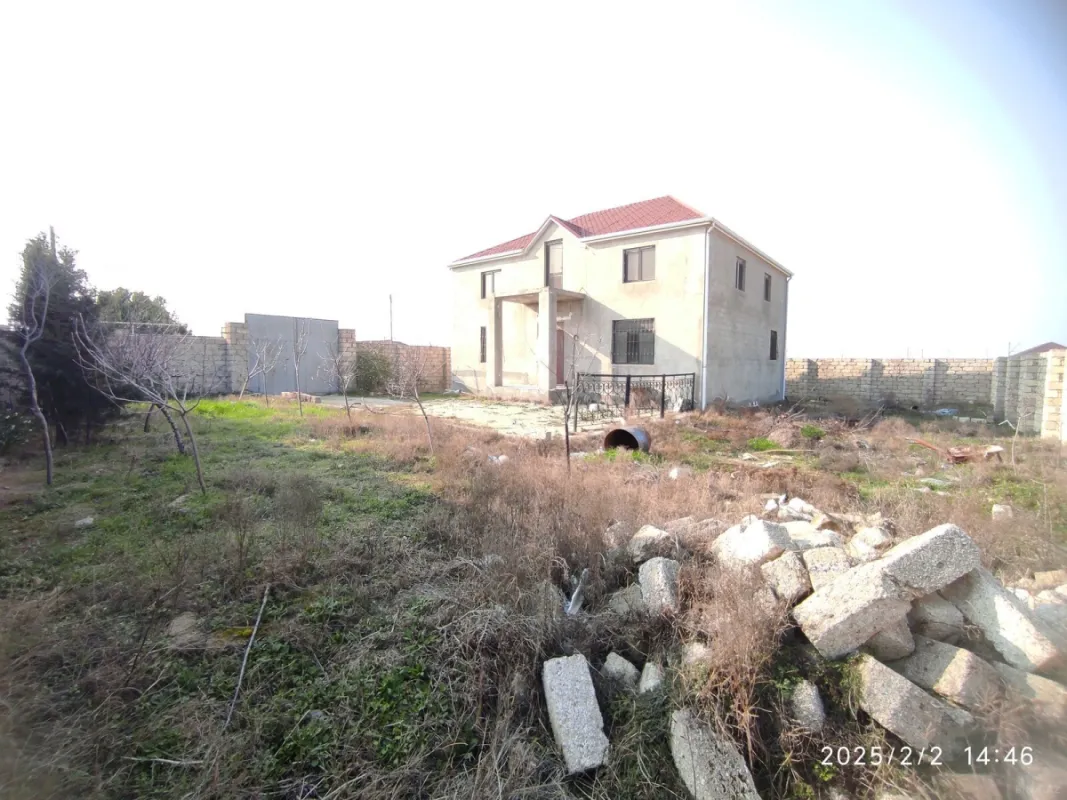 Satılır 6 otaqlı həyət evi 220 m²