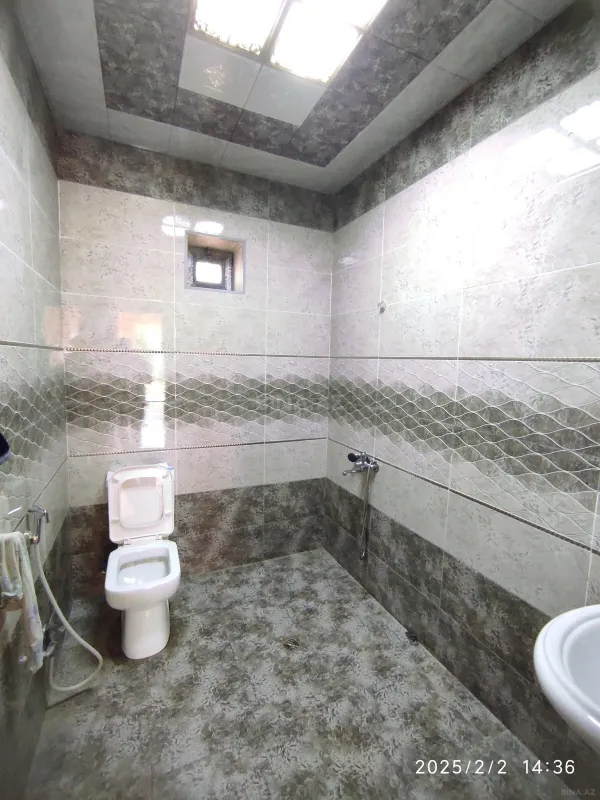 Satılır 6 otaqlı həyət evi 220 m²