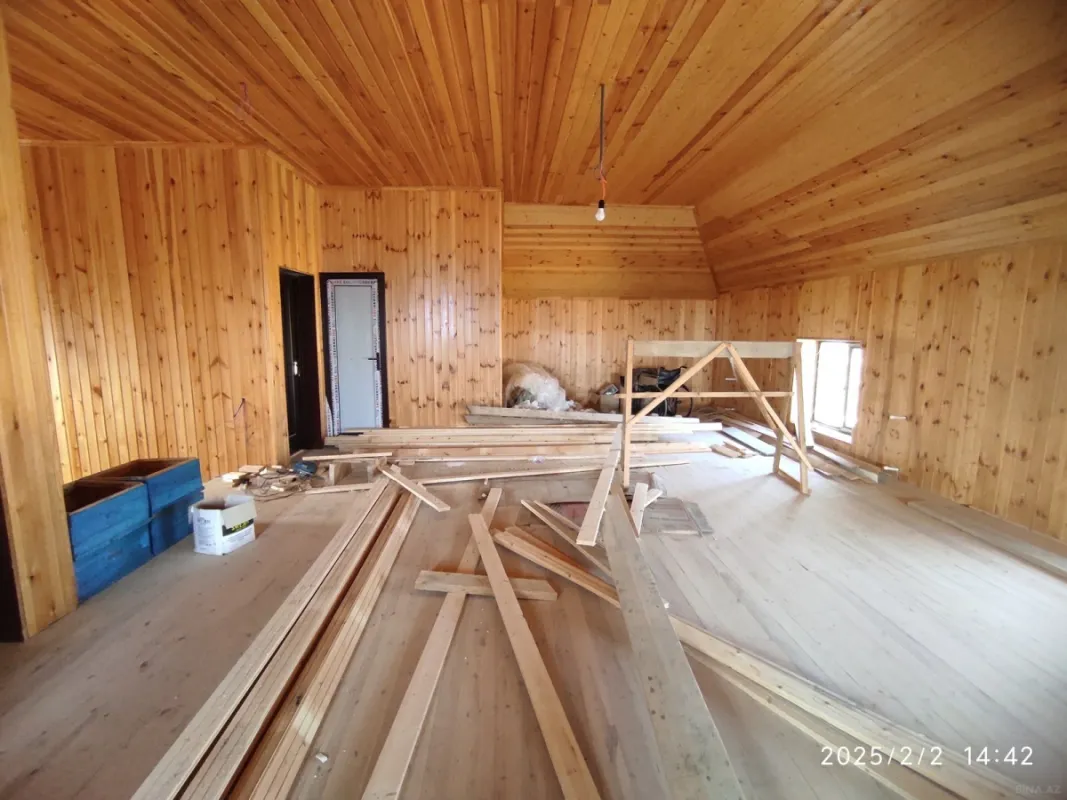 Satılır 6 otaqlı həyət evi 220 m²