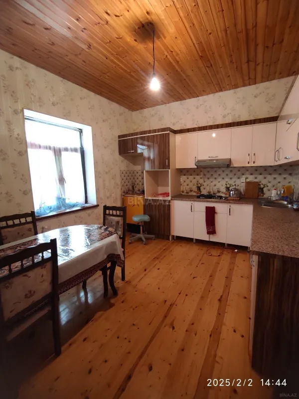 Satılır 6 otaqlı həyət evi 220 m²