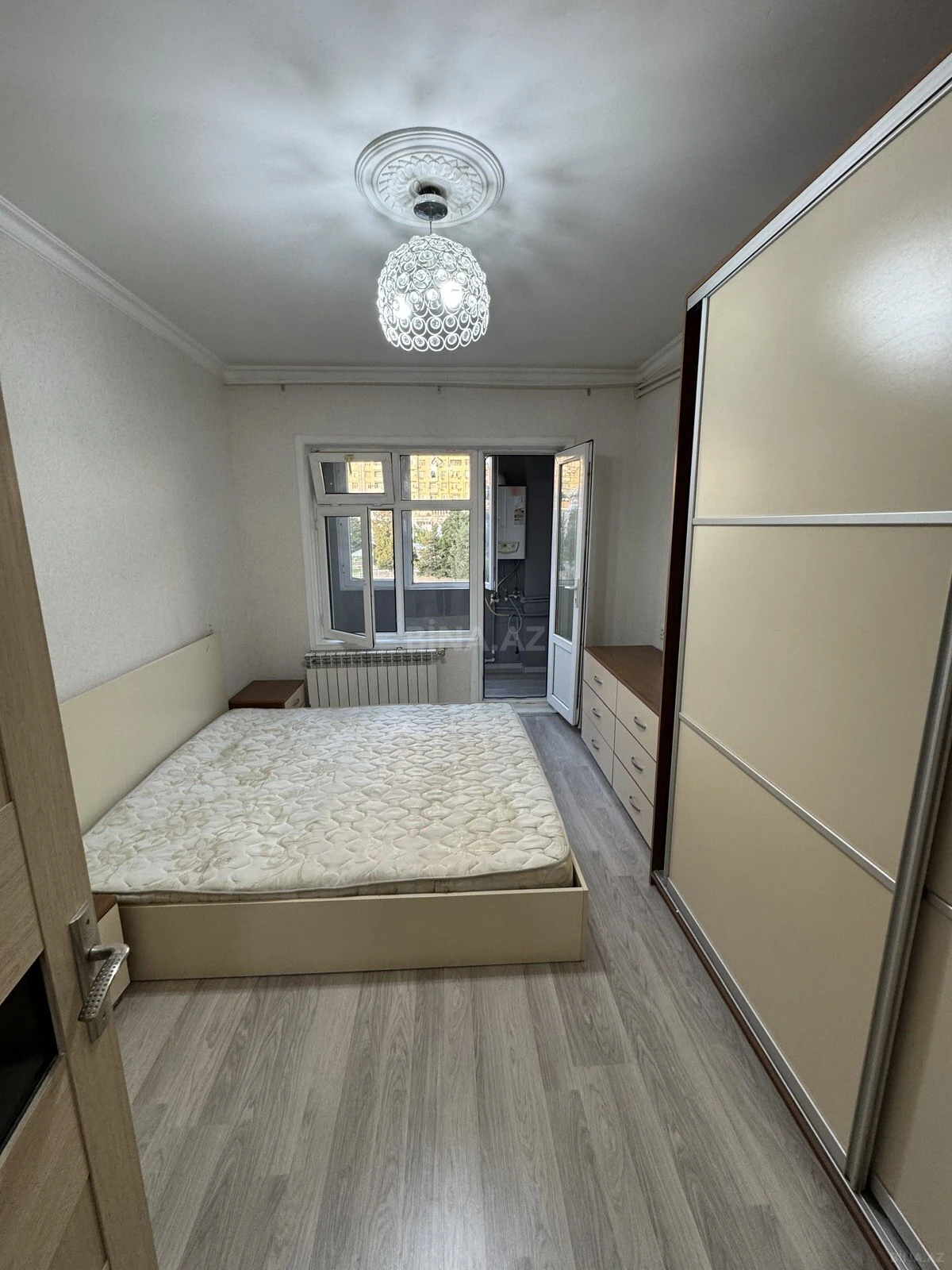 Kirayə verilir 2 otaqlı mənzil 66 m²