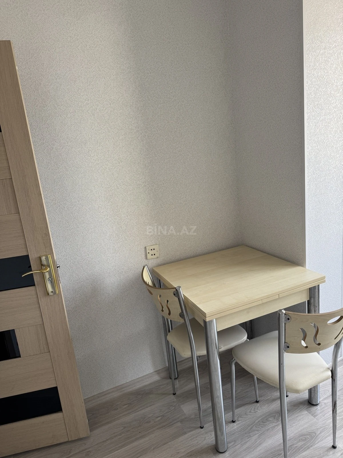 Kirayə verilir 2 otaqlı mənzil 66 m²