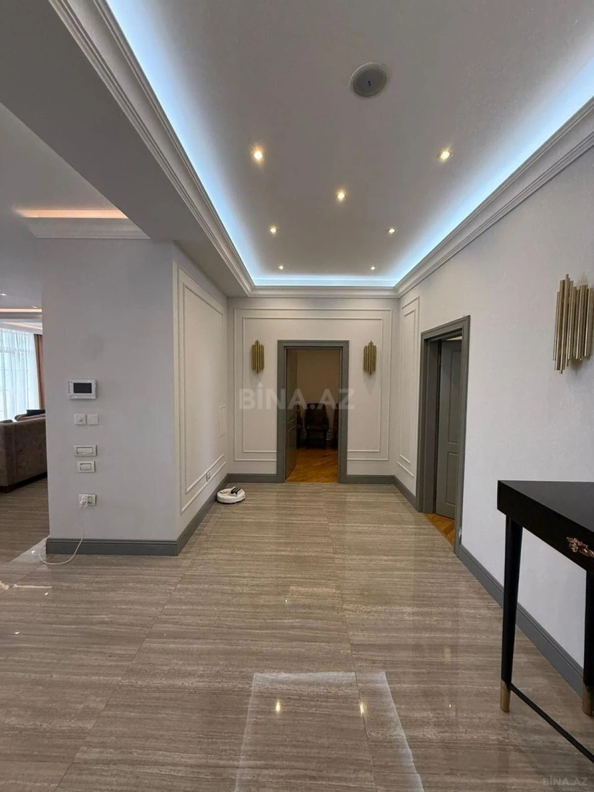 Kirayə verilir 3 otaqlı mənzil 180 m²