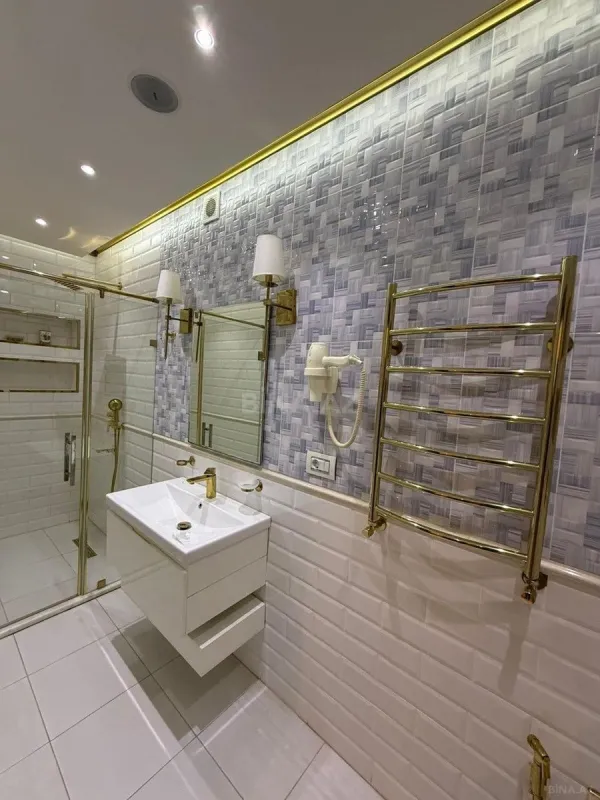 Kirayə verilir 3 otaqlı mənzil 180 m²