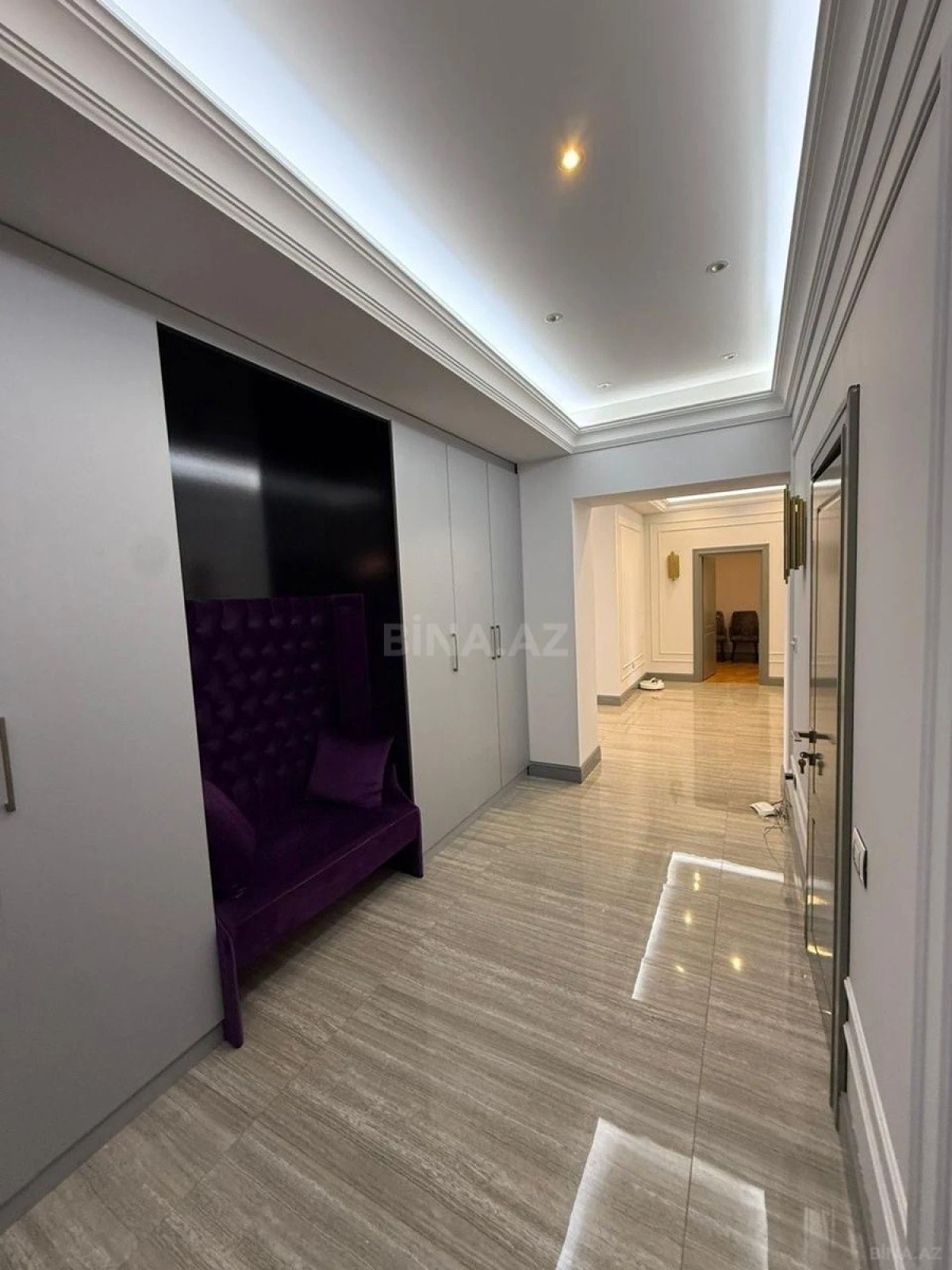Kirayə verilir 3 otaqlı mənzil 180 m²