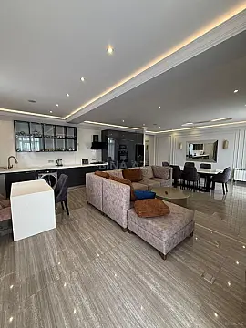 Kirayə verilir 3 otaqlı mənzil 180 m²