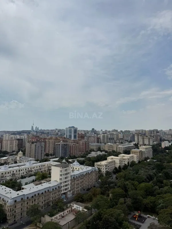 Kirayə verilir 3 otaqlı mənzil 180 m²