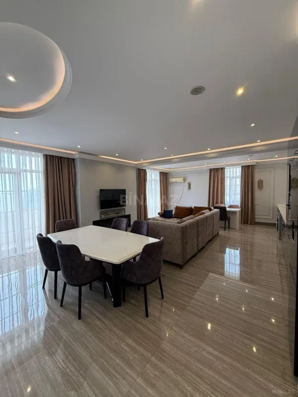 Kirayə verilir 3 otaqlı mənzil 180 m²