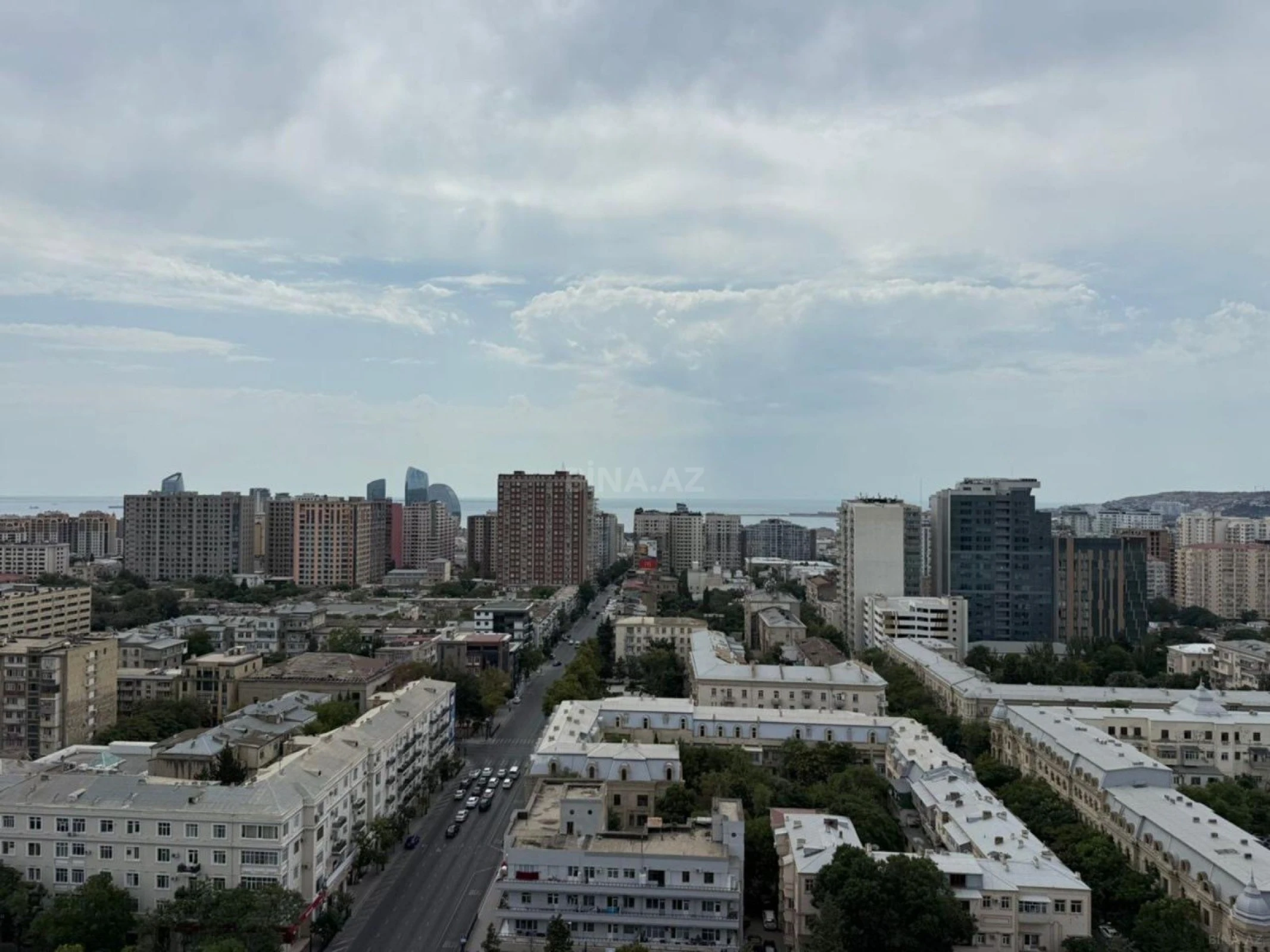 Kirayə verilir 3 otaqlı mənzil 180 m²