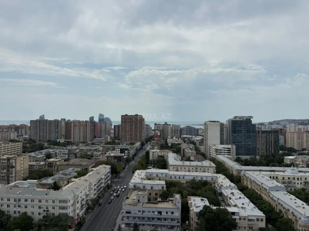 Kirayə verilir 3 otaqlı mənzil 180 m²