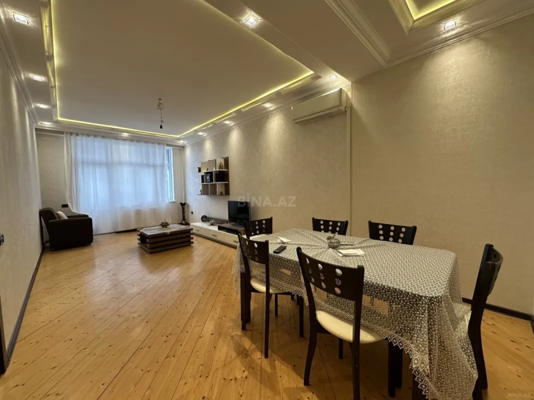 Satılır 3 otaqlı mənzil 120 m²