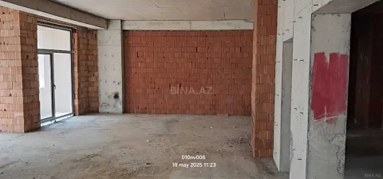 Satılır 4 otaqlı mənzil 200 m²
