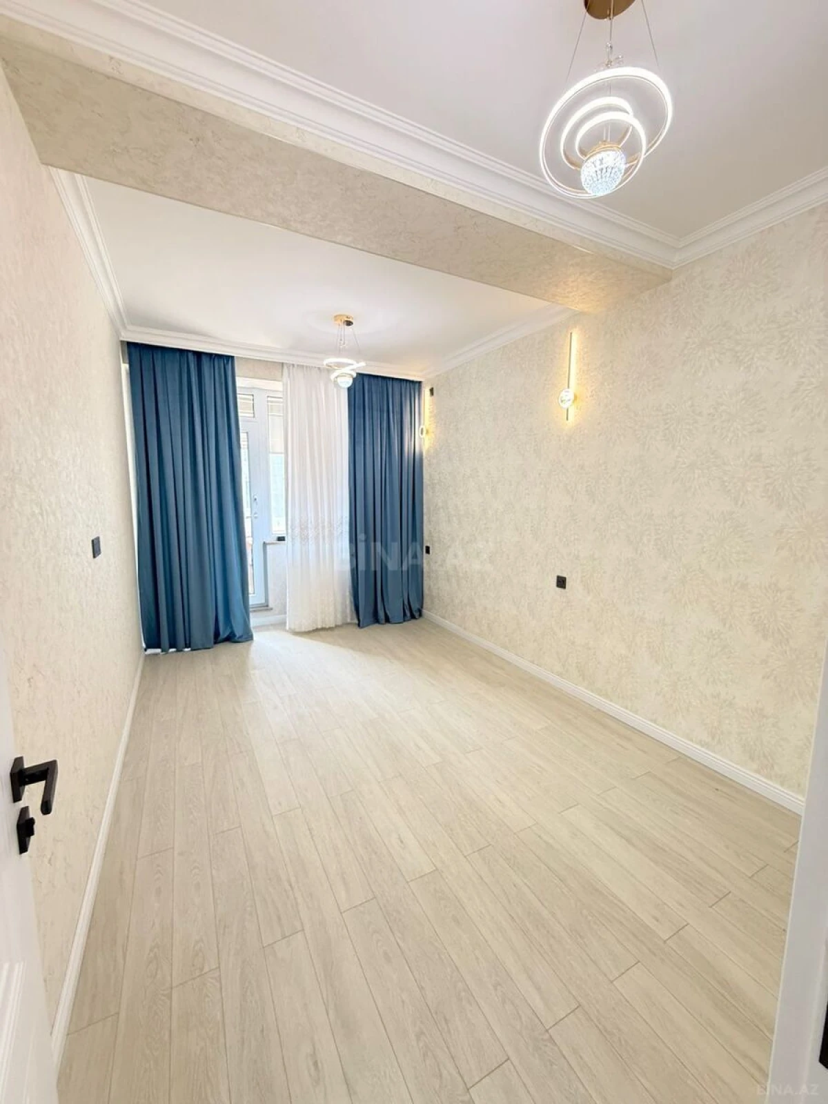 Satılır 3 otaqlı mənzil 105 m²