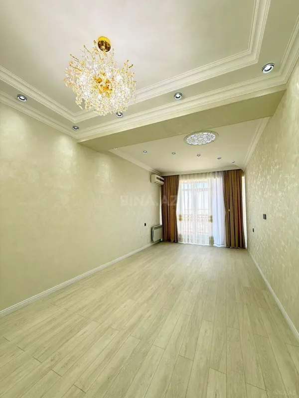 Satılır 3 otaqlı mənzil 105 m²