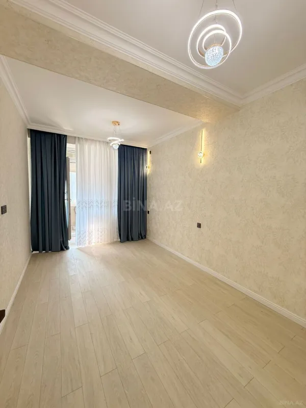Satılır 3 otaqlı mənzil 105 m²